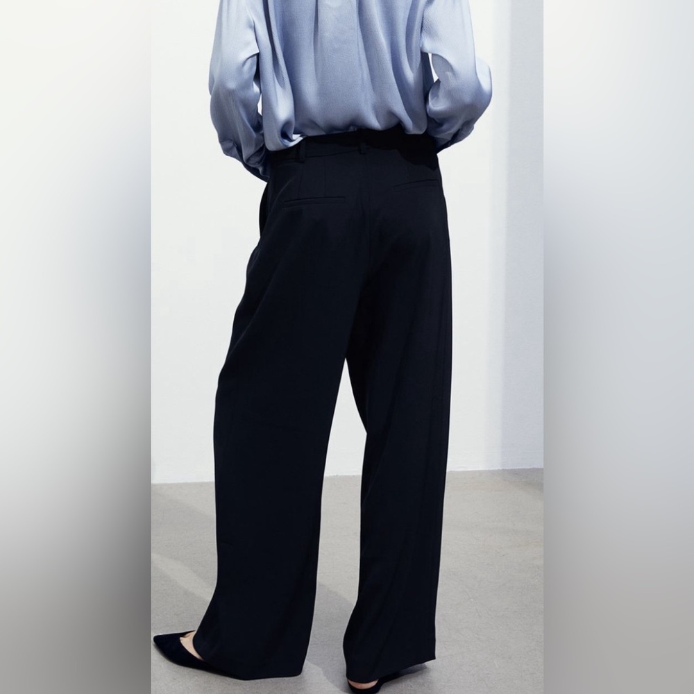 💖 H&M Wide Leg Navy Blue Dress Pants LIKE NEW EUC - Picture 3 of 8